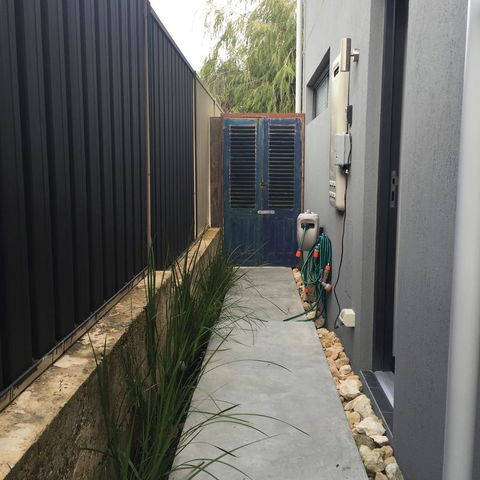 The Pool House - Fremantle - ACT Tourism 24