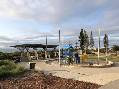 Beach House At SeaScapes.. - ACT Tourism 3