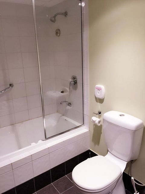 Joondalup City Hotel - ACT Tourism 13