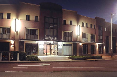 Joondalup City Hotel - ACT Tourism 6