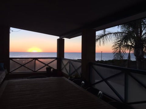 Surf Views - ACT Tourism 0