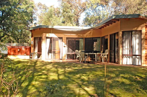 Yelverton Brook Conservation Sanctuary - ACT Tourism 7