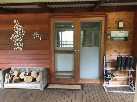 Tegwan's Nest Holiday Home - ACT Tourism 7
