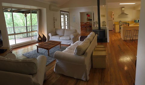 Tegwan's Nest Holiday Home - ACT Tourism 4