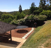 Bright  Beautiful Home On The Hills