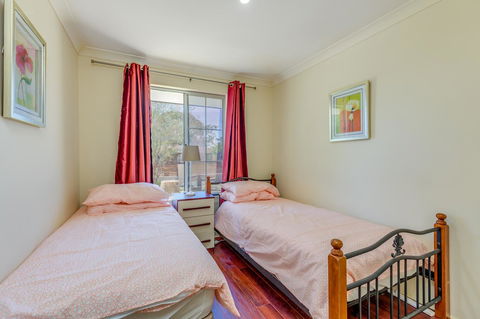 Brilliant, Neat, Convenient, Family-friendly House - ACT Tourism 10
