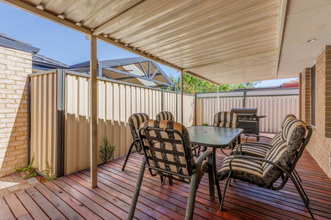 Brilliant, Neat, Convenient, Family-friendly House - ACT Tourism 13