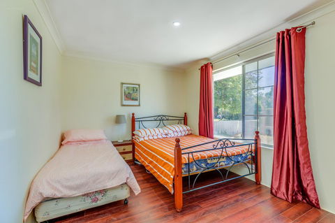 Brilliant, Neat, Convenient, Family-friendly House - ACT Tourism 8