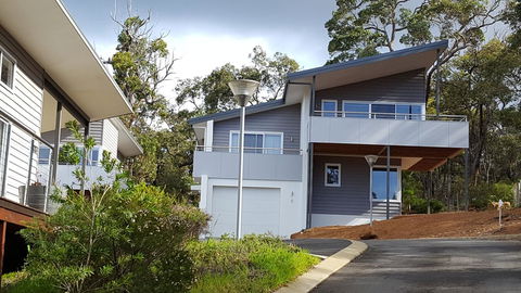 Cape Villas - ACT Tourism 0