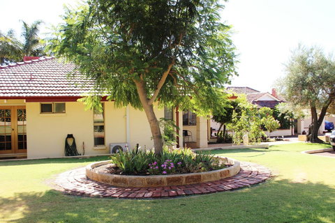 Armadale Cottage Bed & Breakfast - ACT Tourism 38