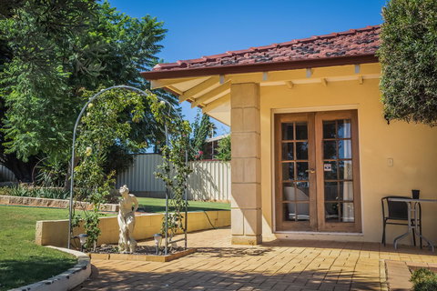 Armadale Cottage Bed & Breakfast - ACT Tourism 36