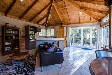 Cape Howe Cottages - ACT Tourism 13