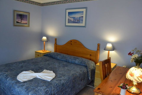 Palms Bed & Breakfast - ACT Tourism 6