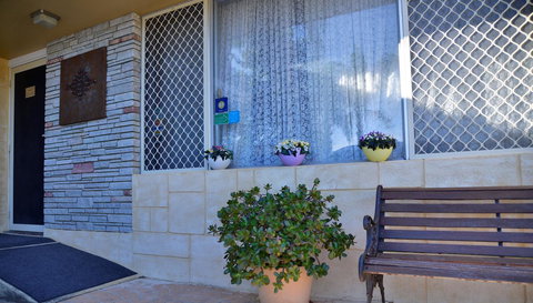 Palms Bed & Breakfast - ACT Tourism 5