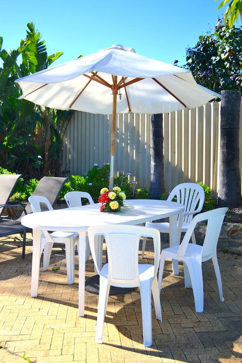 Palms Bed & Breakfast - ACT Tourism 20