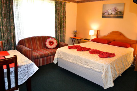 Palms Bed & Breakfast - ACT Tourism 13