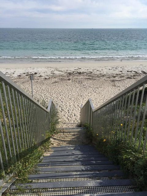 The Royal Dolphin Bed & Breakfast Safety Bay - ACT Tourism 22