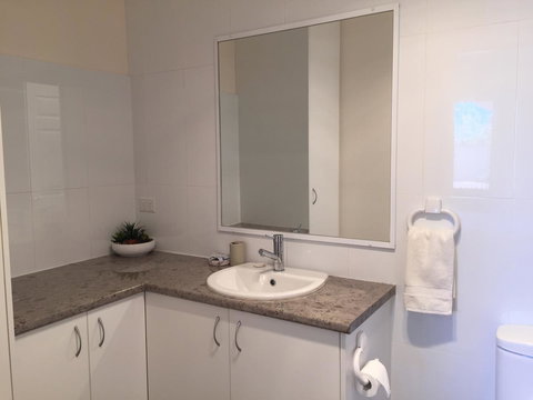 The Royal Dolphin Bed & Breakfast Safety Bay - ACT Tourism 31