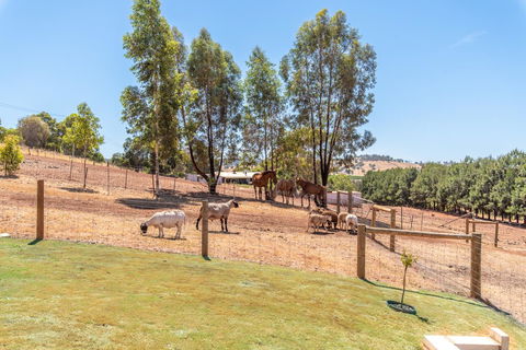 'Bindoon Valley Escape' Cottage - ACT Tourism 10