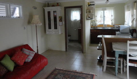 Di's Cabin In Dwellingup - ACT Tourism 16