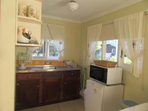 Di's Cabin In Dwellingup - ACT Tourism 18
