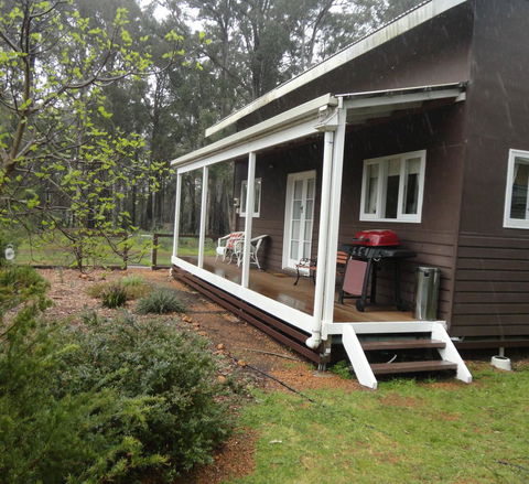 Di's Cabin In Dwellingup - ACT Tourism 7