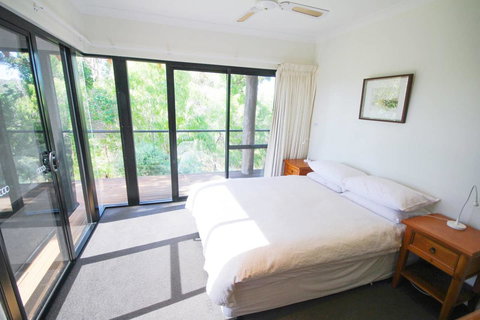 Arum - Close To The Margaret River - ACT Tourism 13