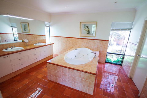 Arum - Close To The Margaret River - ACT Tourism 25