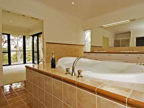 Arum - Close To The Margaret River - ACT Tourism 6