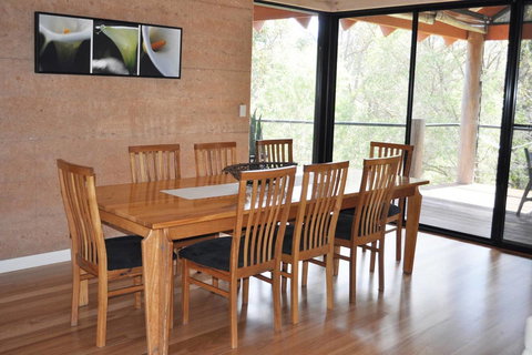 Arum - Close To The Margaret River - ACT Tourism 5