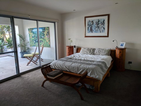 Riverside Retreat - ACT Tourism 9