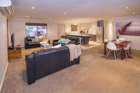 Boardwalk - ACT Tourism 14