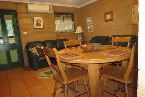Bentwood Olive Grove Accommodation - ACT Tourism 14