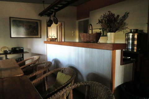 Bentwood Olive Grove Accommodation - ACT Tourism 8