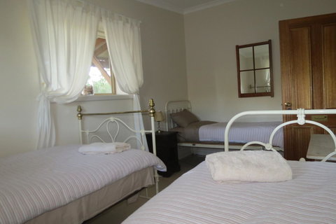 Bentwood Olive Grove Accommodation - ACT Tourism 5