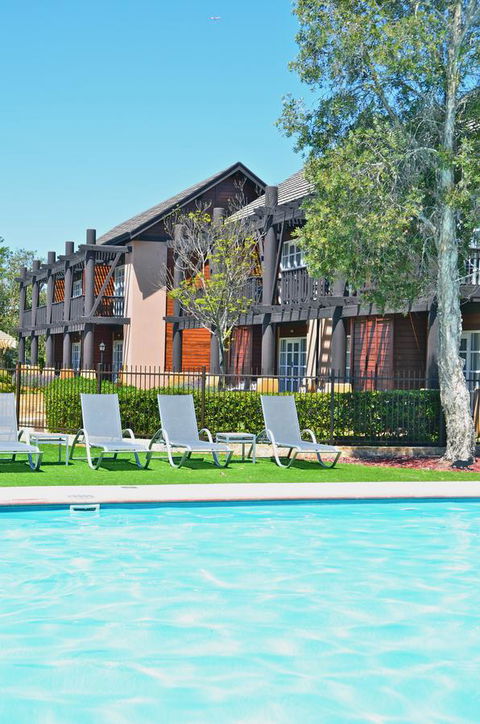 Novotel Vines Resort Swan Valley - ACT Tourism 25