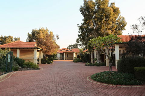 Novotel Vines Resort Swan Valley - ACT Tourism 12