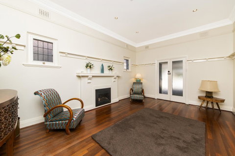 Inner Western Suburbs Retreat - ACT Tourism 20