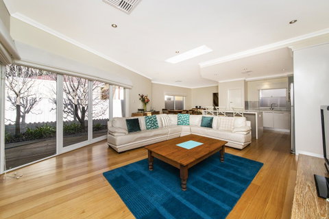 Inner Western Suburbs Retreat - ACT Tourism 8
