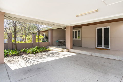 Inner Western Suburbs Retreat - ACT Tourism 38