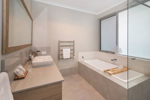 Busselton Beachside - A Slice Of Heaven - ACT Tourism 13