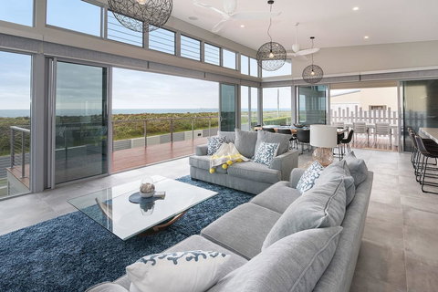 Busselton Beachside - A Slice Of Heaven - ACT Tourism 6