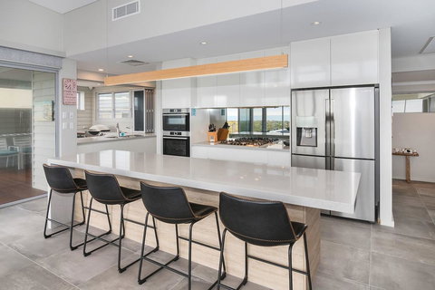 Busselton Beachside - A Slice Of Heaven - ACT Tourism 3