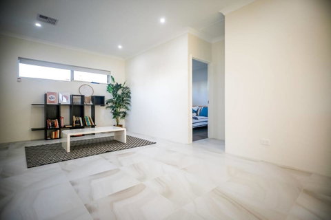 VIP Stays - Villa De Burswood Luxury 3BR Suite W/ King Bed FREE WIFI - ACT Tourism 13