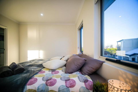 VIP Stays - Villa De Burswood Luxury 3BR Suite W/ King Bed FREE WIFI - ACT Tourism 1