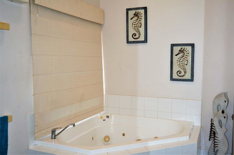 Osprey Holiday Village Unit 213 1 Bedroom - ACT Tourism 6