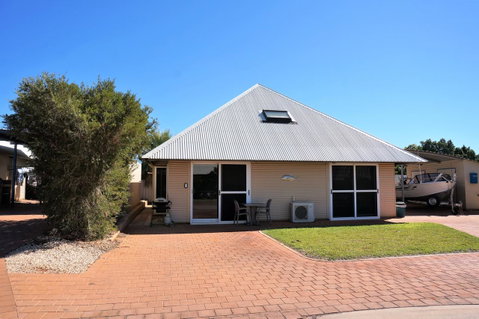 Osprey Holiday Village Unit 203 1 Bedroom - ACT Tourism 0