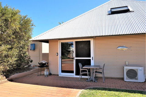 Osprey Holiday Village Unit 203 1 Bedroom - ACT Tourism 1