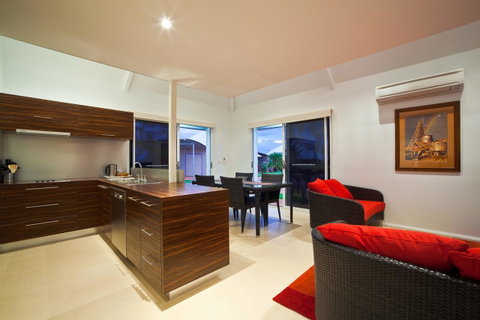 Osprey Holiday Village Unit 103 2 Bedroom - ACT Tourism 4