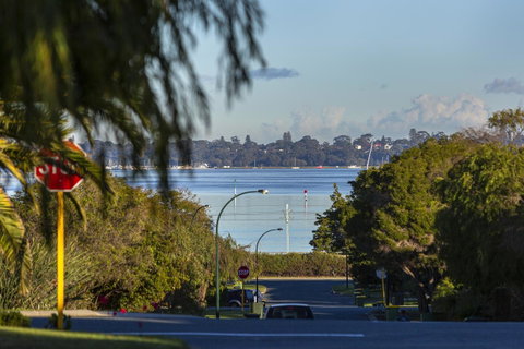 Como Executive Apartment - ACT Tourism 21